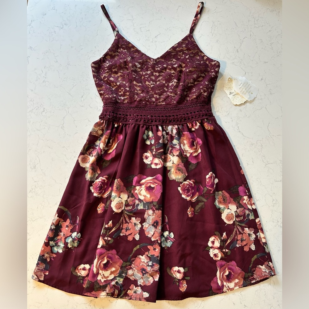 NWT Altar’d State Burgundy Floral Lace Bodice Dress Size Medium - Picture 4 of 16